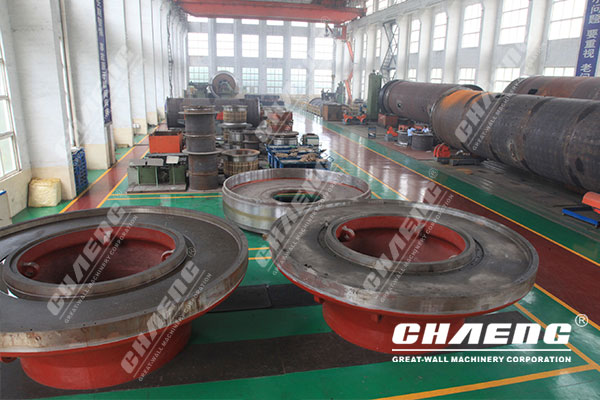 How to carry out daily maintenance of vertical roller mill grinding table?
